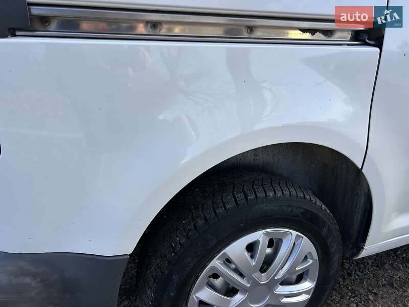 Вантажний фургон Volkswagen Caddy 2005 в Хусті