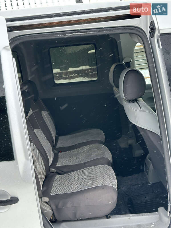 Мінівен Volkswagen Caddy 2010 в Іваничах