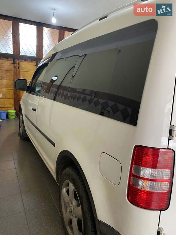 Мінівен Volkswagen Caddy 2011 в Чернівцях