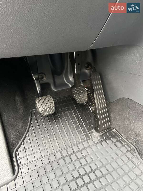 Мінівен Volkswagen Caddy 2014 в Києві