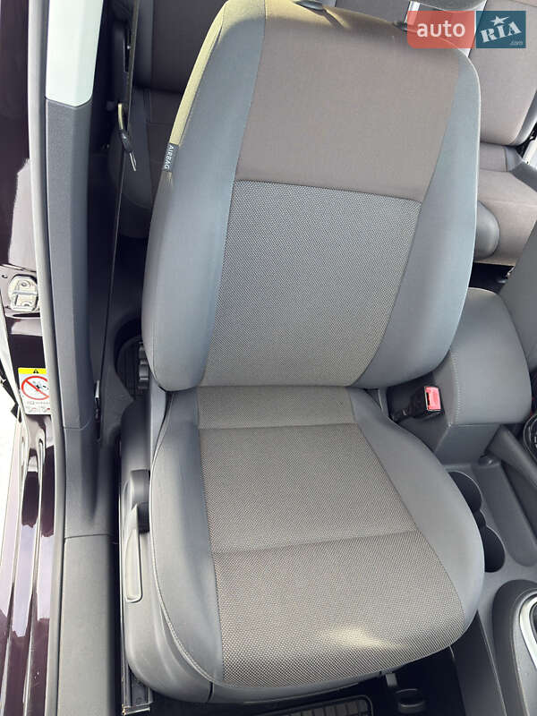 Минивэн Volkswagen Caddy 2012 в Бучаче