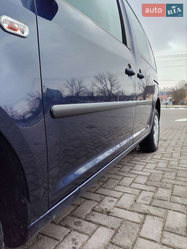 Мінівен Volkswagen Caddy 2012 в Чернівцях