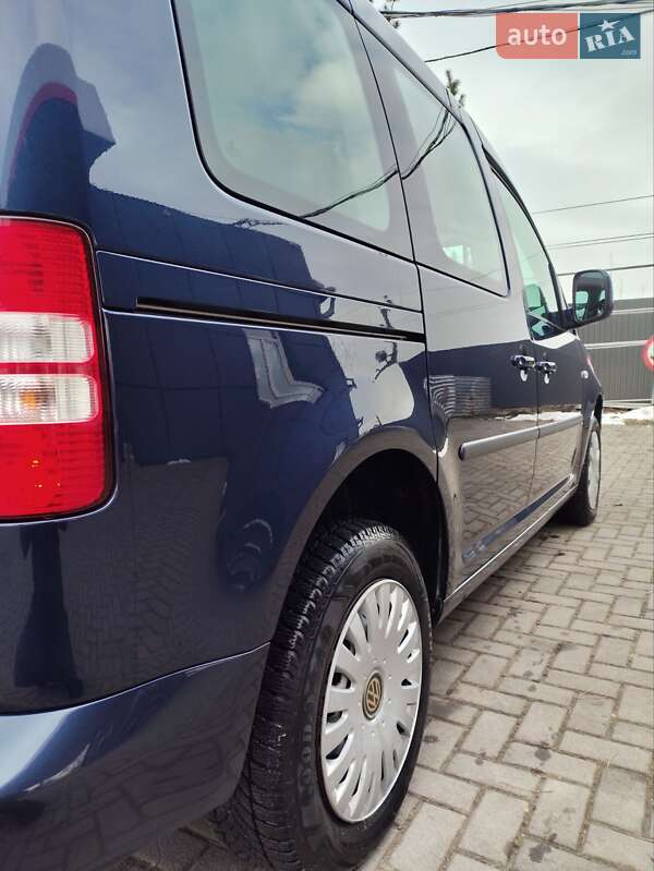 Мінівен Volkswagen Caddy 2012 в Чернівцях