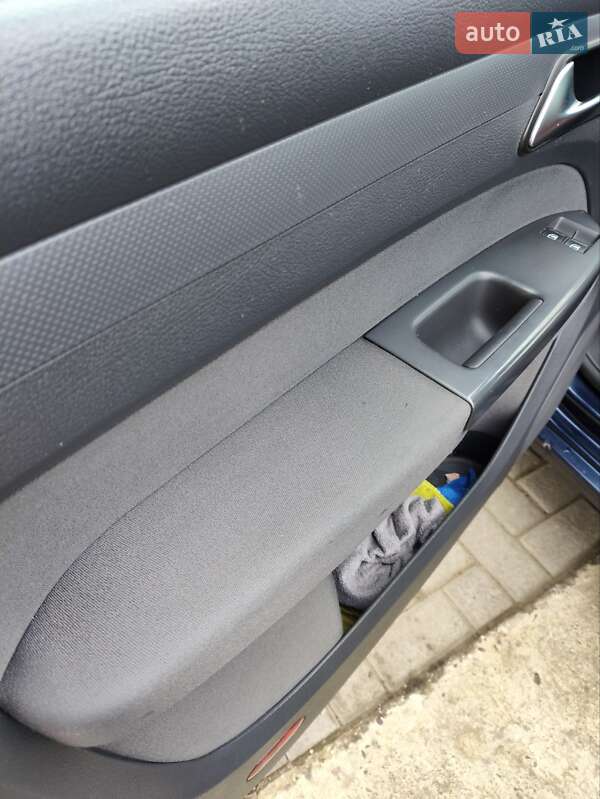 Мінівен Volkswagen Caddy 2012 в Чернівцях