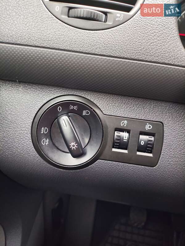 Мінівен Volkswagen Caddy 2012 в Чернівцях