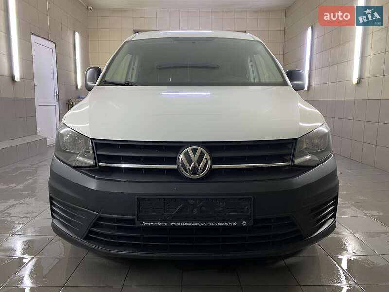 Грузовой фургон Volkswagen Caddy 2015 в Умани