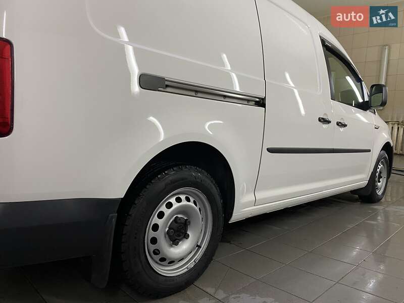 Грузовой фургон Volkswagen Caddy 2015 в Умани