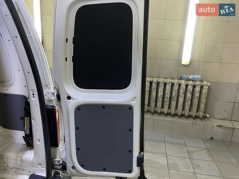Грузовой фургон Volkswagen Caddy 2015 в Умани