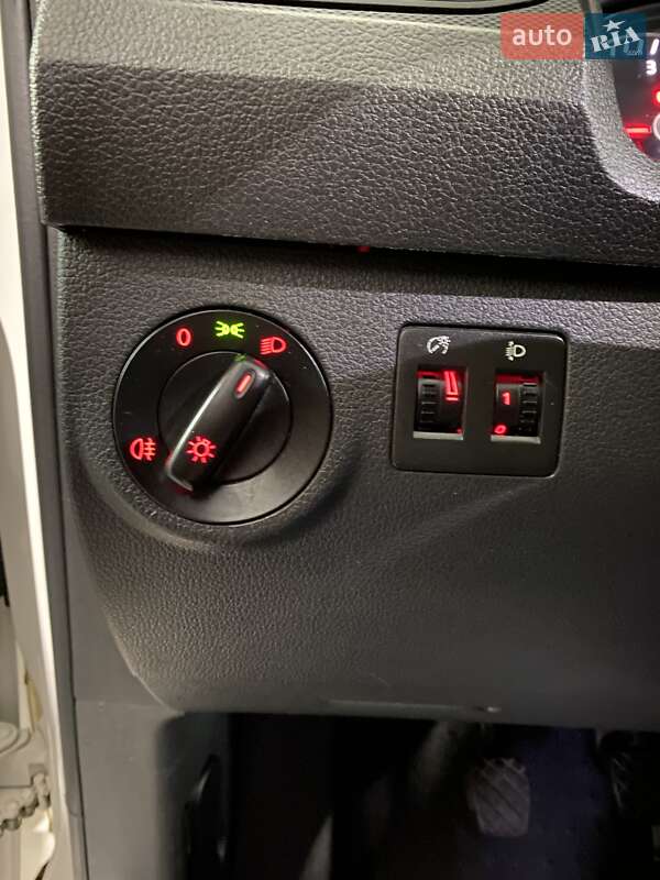 Грузовой фургон Volkswagen Caddy 2015 в Умани