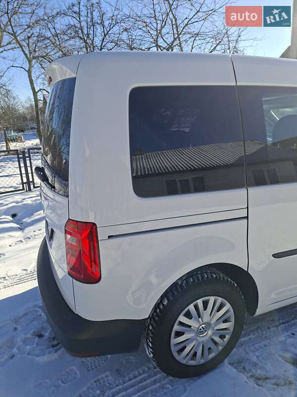 Минивэн Volkswagen Caddy 2015 в Луцке