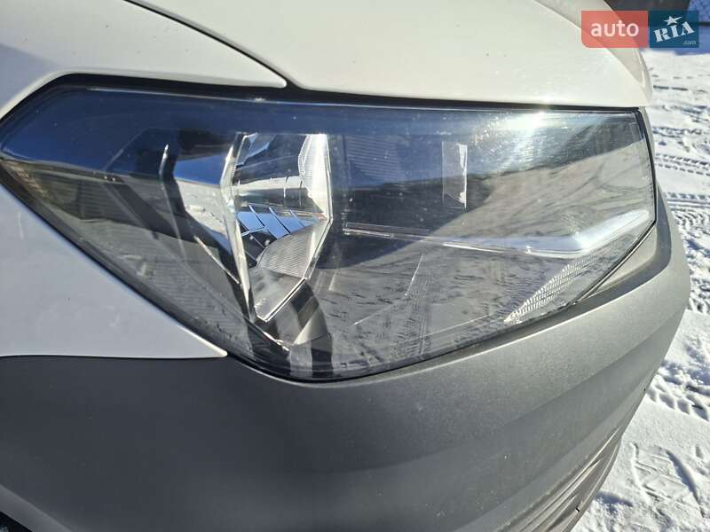 Минивэн Volkswagen Caddy 2015 в Луцке