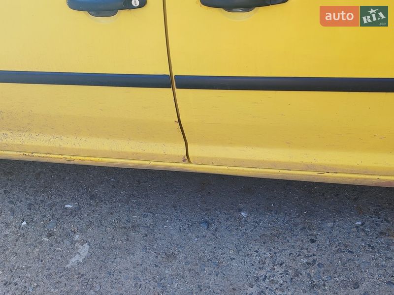 Минивэн Volkswagen Caddy 2006 в Кременчуге