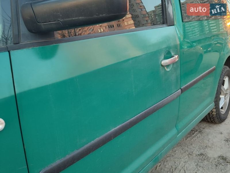 Минивэн Volkswagen Caddy 2005 в Киеве