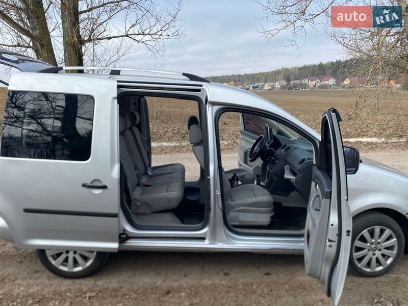 Минивэн Volkswagen Caddy 2010 в Буче