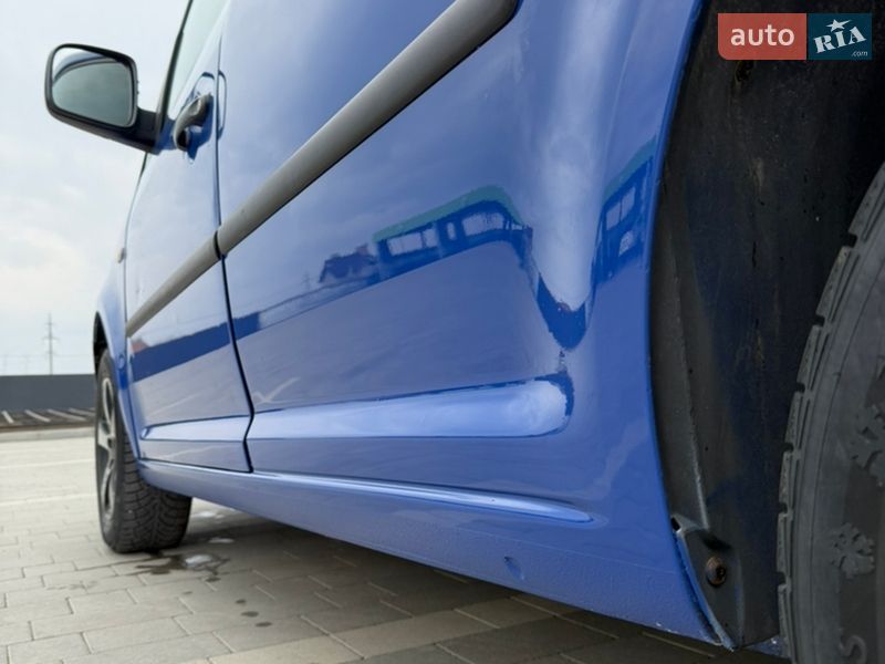 Вантажний фургон Volkswagen Caddy 2008 в Кам'янець-Подільському