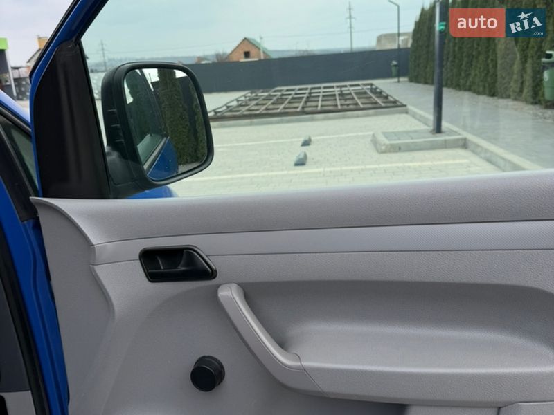 Вантажний фургон Volkswagen Caddy 2008 в Кам'янець-Подільському