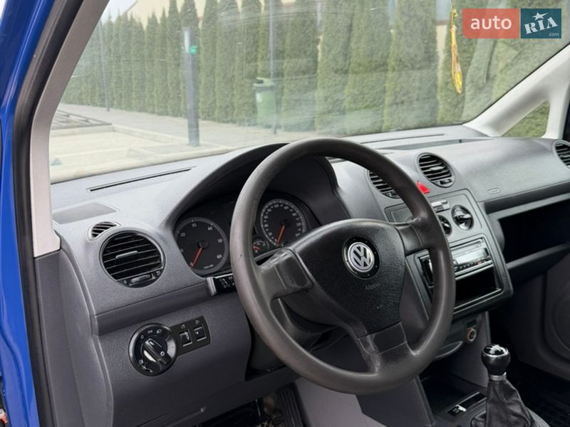 Вантажний фургон Volkswagen Caddy 2008 в Кам'янець-Подільському