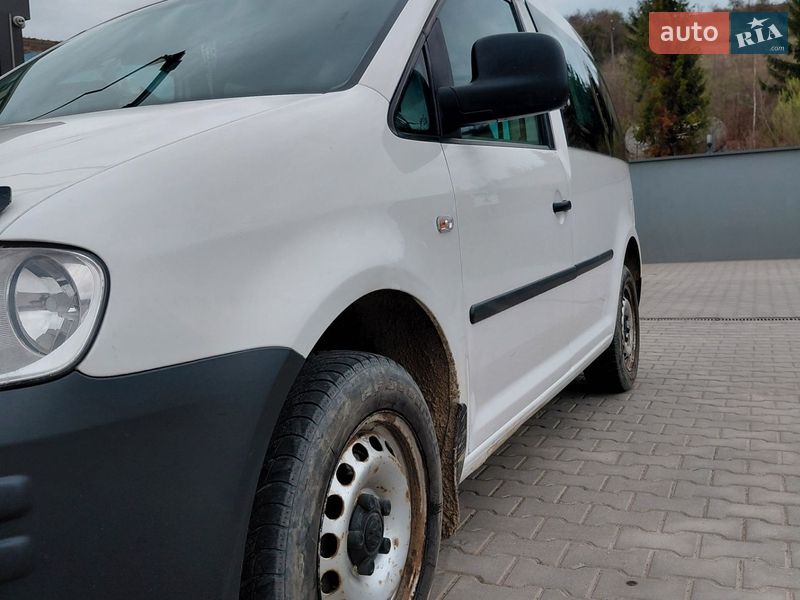 Минивэн Volkswagen Caddy 2008 в Воловце