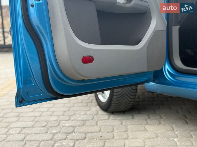 Минивэн Volkswagen Caddy 2008 в Тернополе