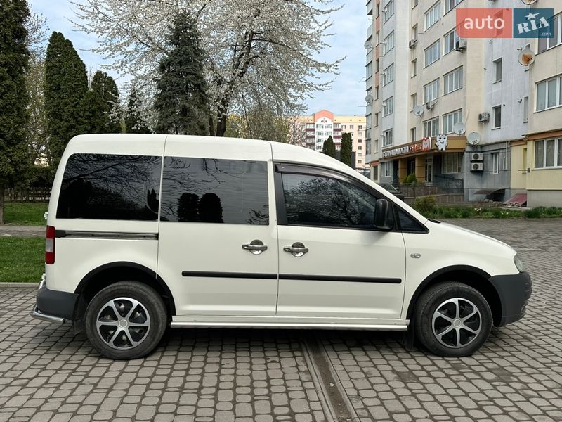 Минивэн Volkswagen Caddy 2004 в Каменец-Подольском