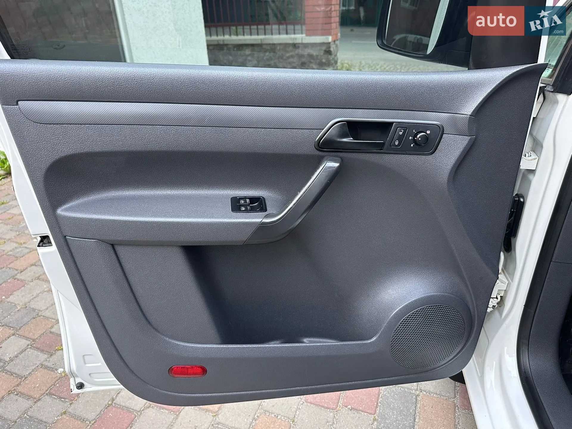 2010 Volkswagen Caddy - мініатюра 24