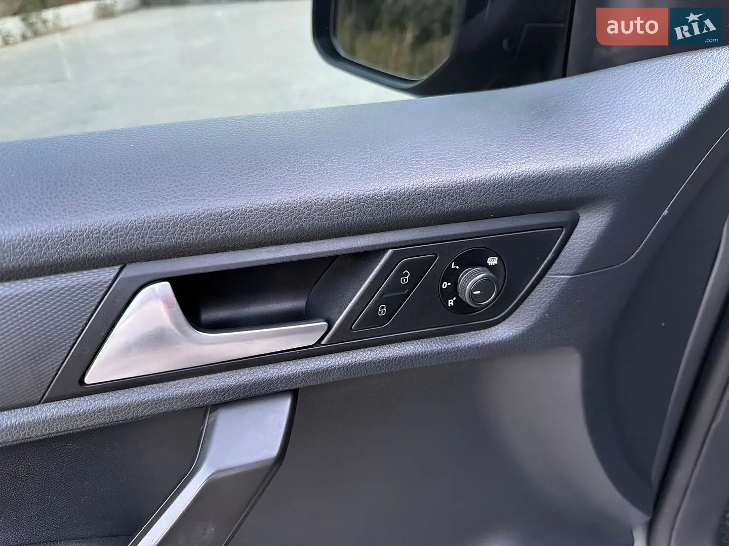 2017 Volkswagen Caddy - мініатюра 36