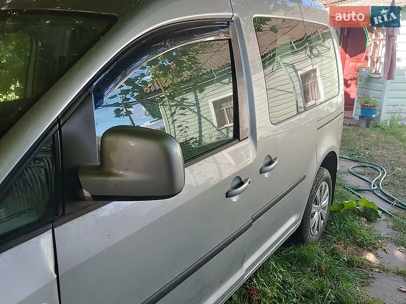 Volkswagen Caddy 2011