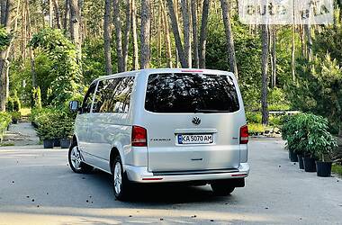 Минивэн Volkswagen Caravelle 2014 в Киеве