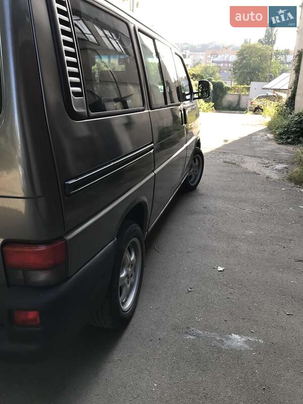 Минивэн Volkswagen Caravelle 1999 в Киеве
