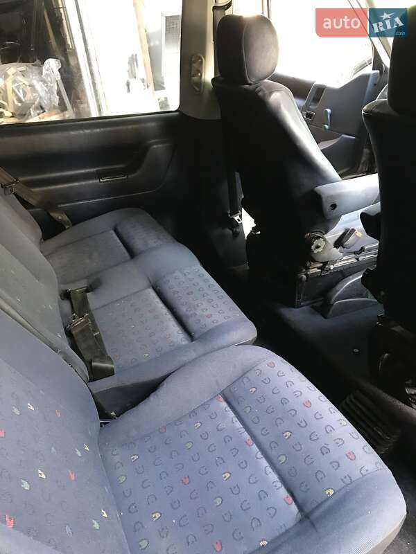 Минивэн Volkswagen Caravelle 1999 в Киеве