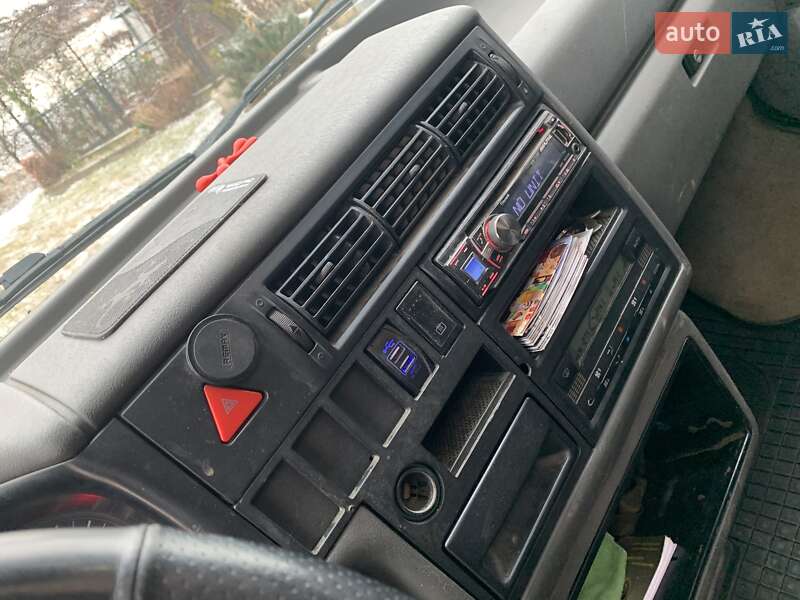 Минивэн Volkswagen Caravelle 1995 в Черновцах