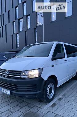 Мінівен Volkswagen Caravelle 2015 в Рівному