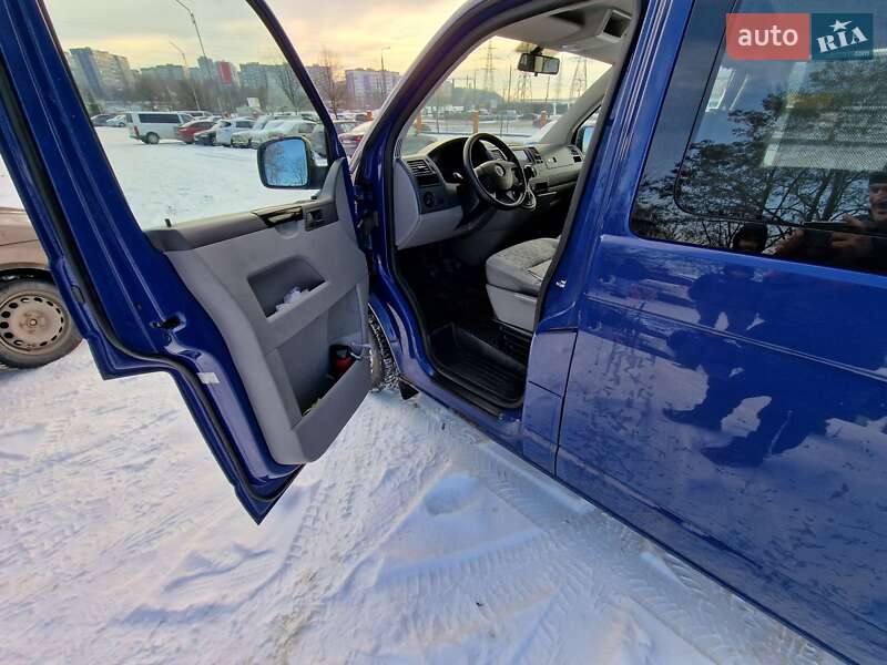 Минивэн Volkswagen Caravelle 2008 в Львове