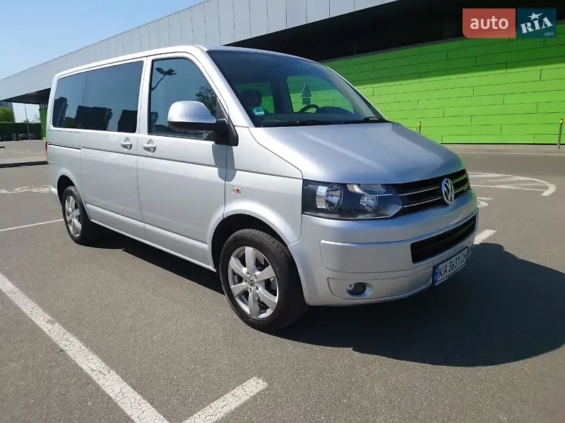 Volkswagen Caravelle 2012