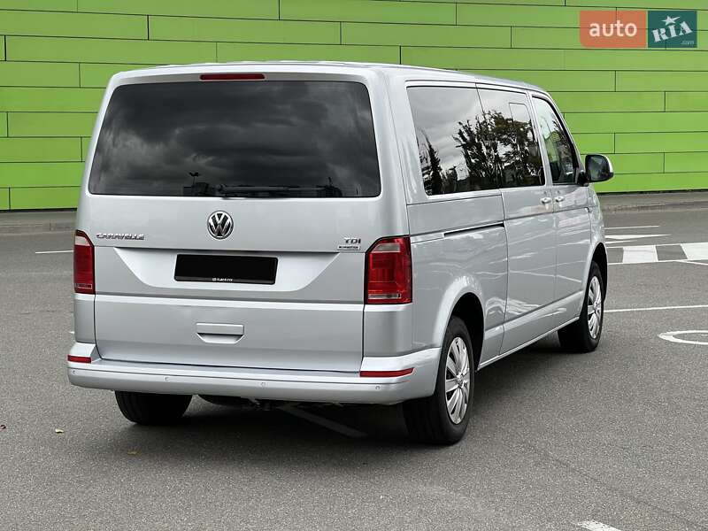 Минивэн Volkswagen Caravelle 2016 в Киеве