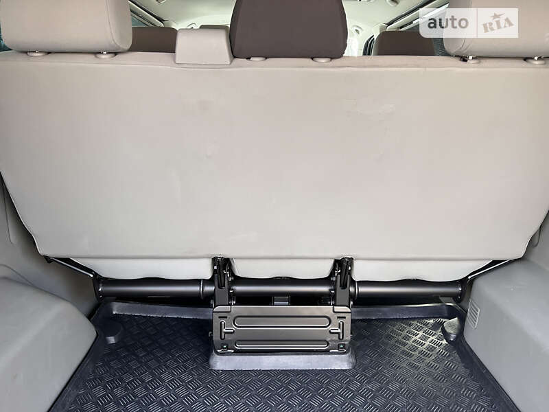 Минивэн Volkswagen Caravelle 2014 в Каменец-Подольском фото 59 Минивэн Volkswagen Caravelle 2014 в Каменец-Подольском