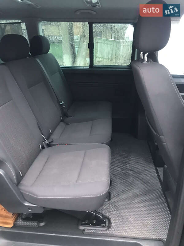 Минивэн Volkswagen Caravelle 2015 в Киеве