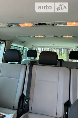 Минивэн Volkswagen Caravelle 2015 в Львове