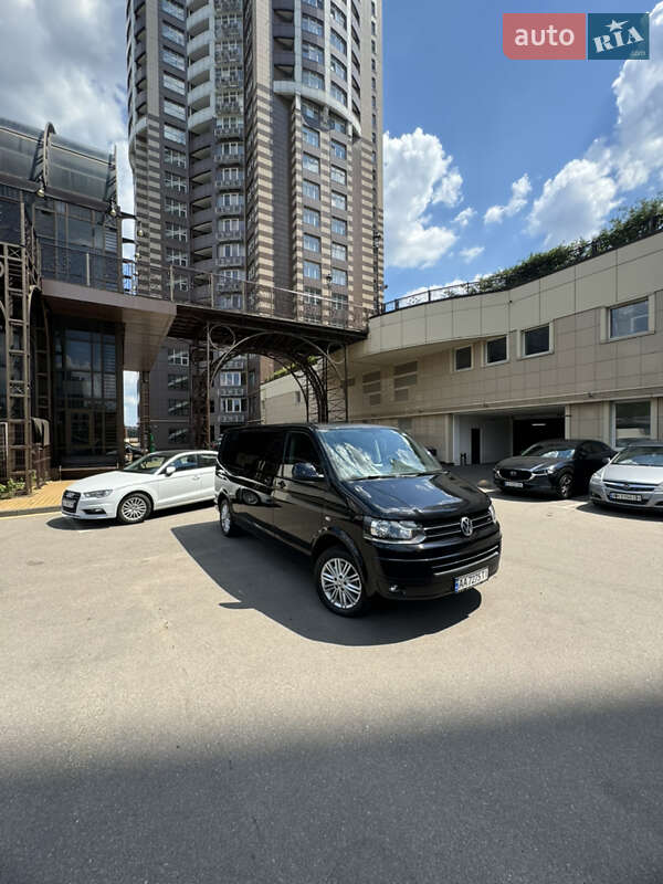 Минивэн Volkswagen Caravelle 2015 в Киеве