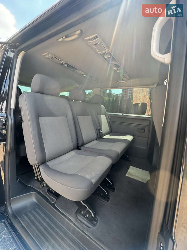 Минивэн Volkswagen Caravelle 2015 в Киеве