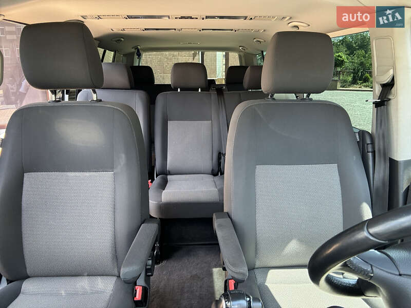 Минивэн Volkswagen Caravelle 2015 в Киеве