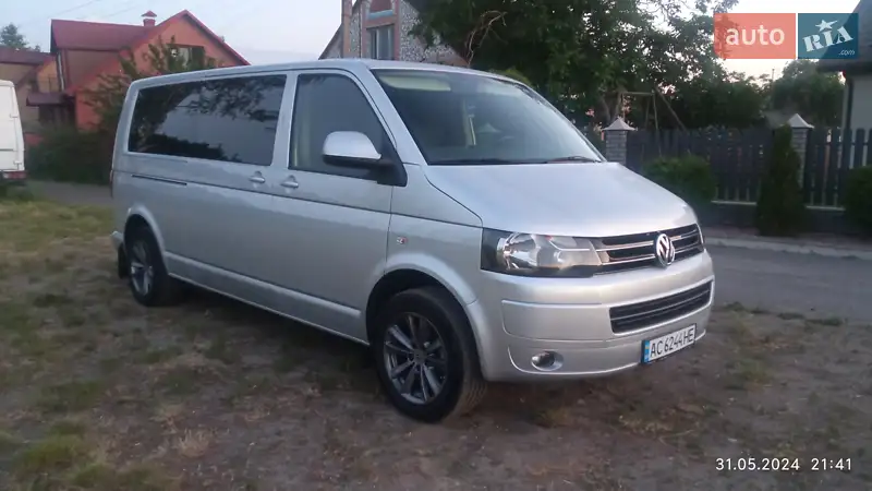 Volkswagen Caravelle 2013