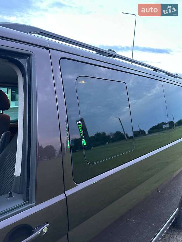 Минивэн Volkswagen Caravelle 2011 в 