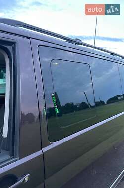 Минивэн Volkswagen Caravelle 2011 в 