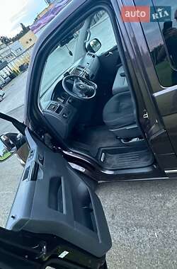 Минивэн Volkswagen Caravelle 2011 в 