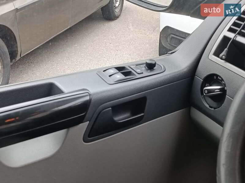 Минивэн Volkswagen Caravelle 2013 в Харькове