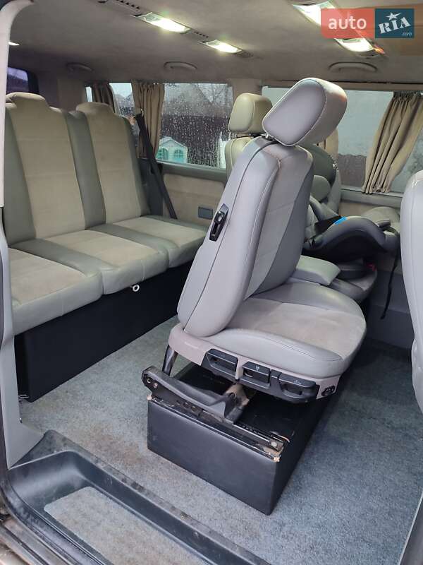 Мінівен Volkswagen Caravelle 2011 в Києві