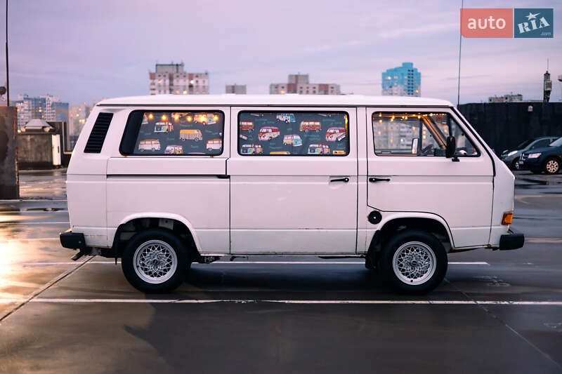 Минивэн Volkswagen Caravelle 1989 в Киеве