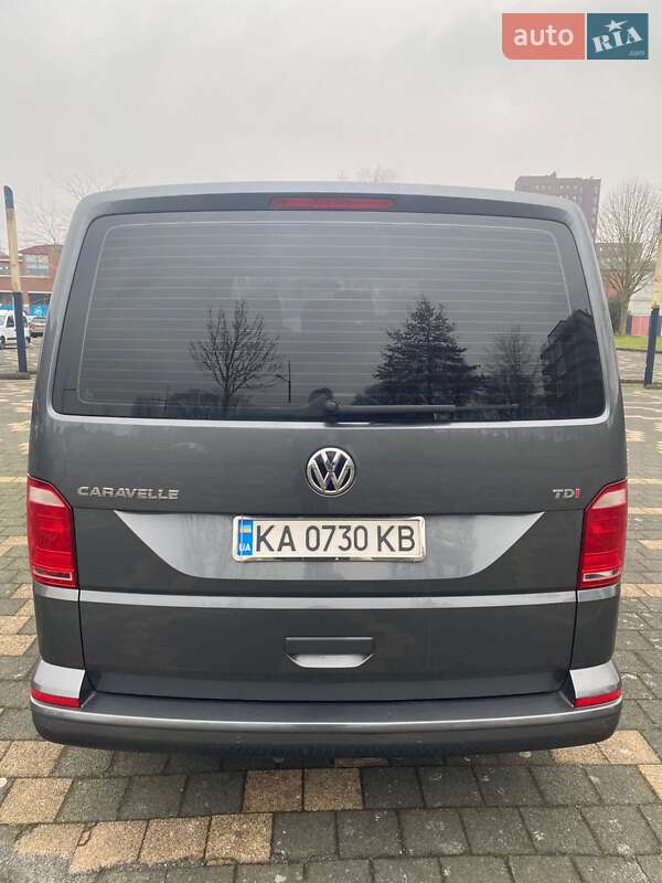 Минивэн Volkswagen Caravelle 2016 в Киеве