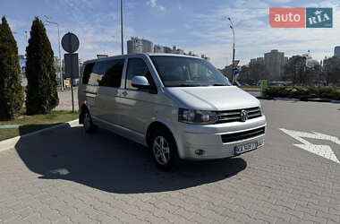 Минивэн Volkswagen Caravelle 2015 в 